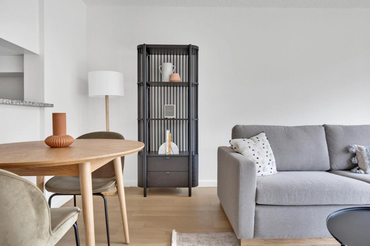 Uws 1br W Elevator Gym Dm Playroom Rooftop Nyc-869 Apartment